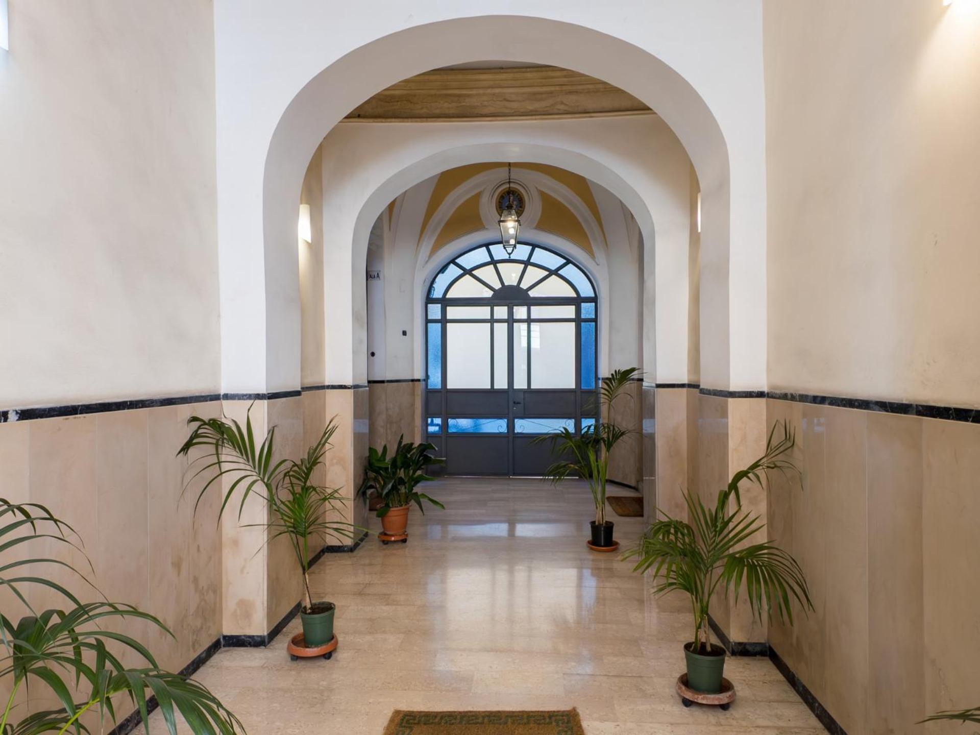 The Rent - Bright Two-bedroom Between Prati And San Pietro Apartment *