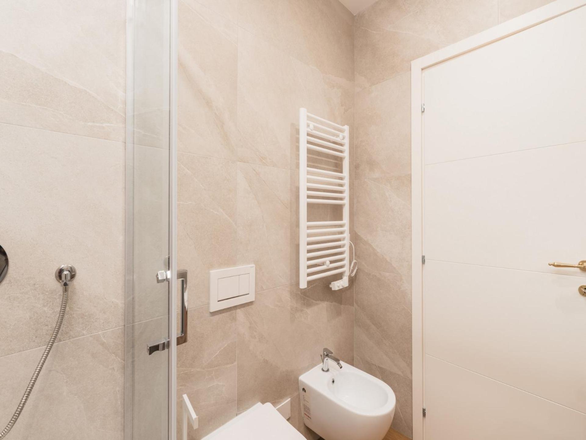 The Rent - Bright Two-bedroom Between Prati And San Pietro * Rom